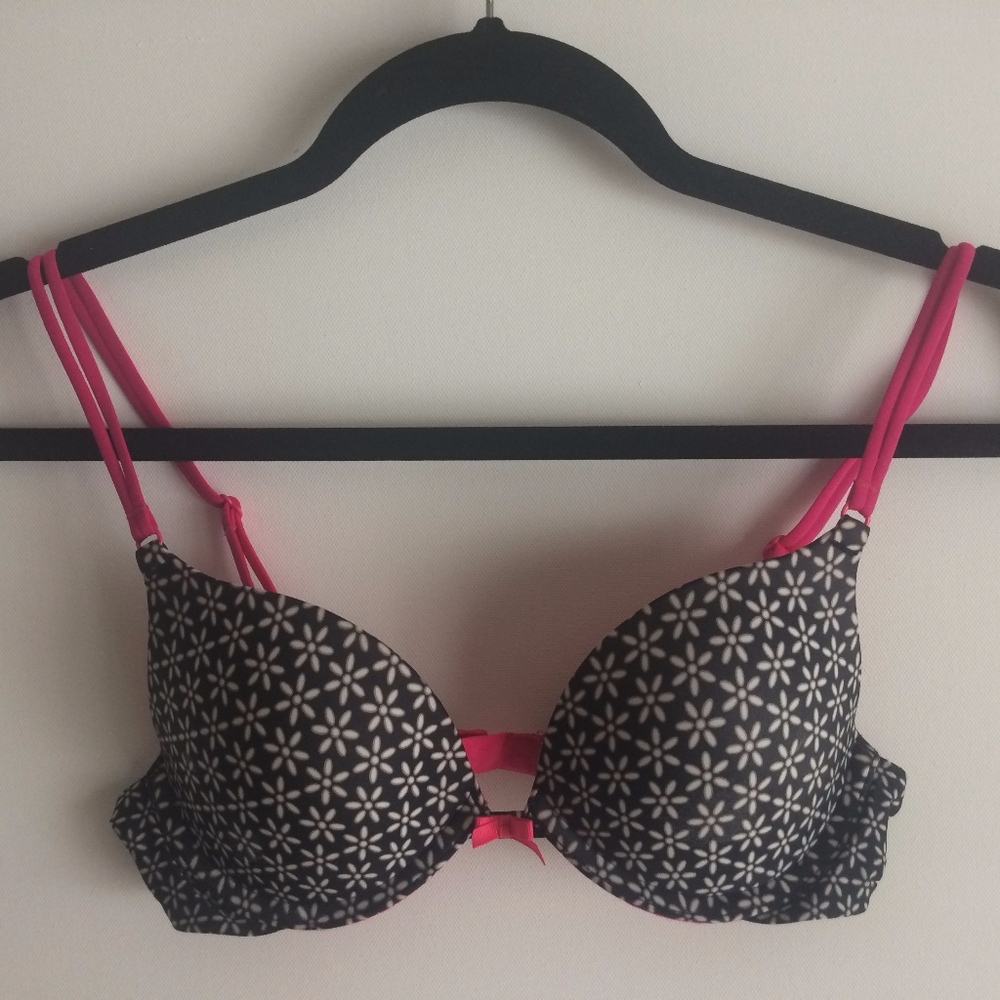Victoria's Secret Pushup Bra 32B